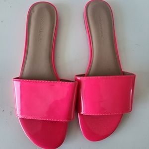 Banana Republic Hot Pink Patent Leather Slides